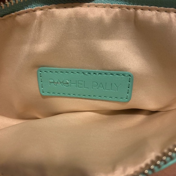 Stylish reversible clutch! - Picture 8 of 8